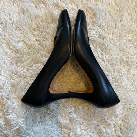 Salvatore Ferragamo Navy Blue Heels - Size 7.5B - Picture 6 of 7